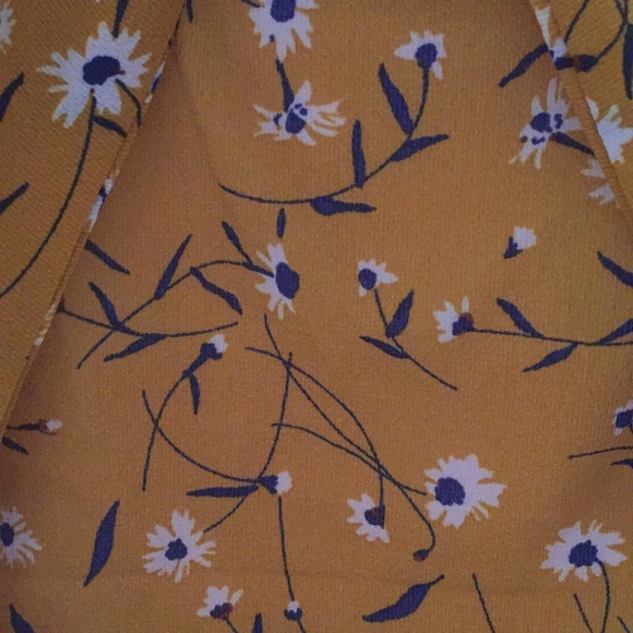 Beautiful mustard color minidress - Picture 5 of 8